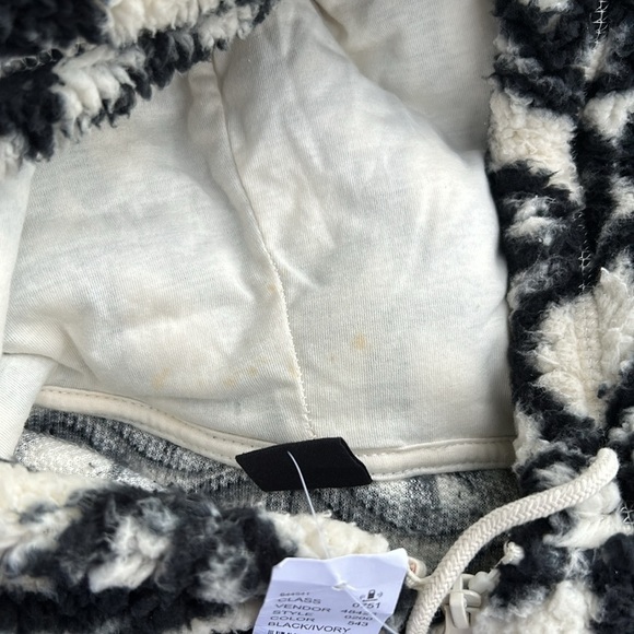 Pacsun peace zip up hoodie - Picture 6 of 9